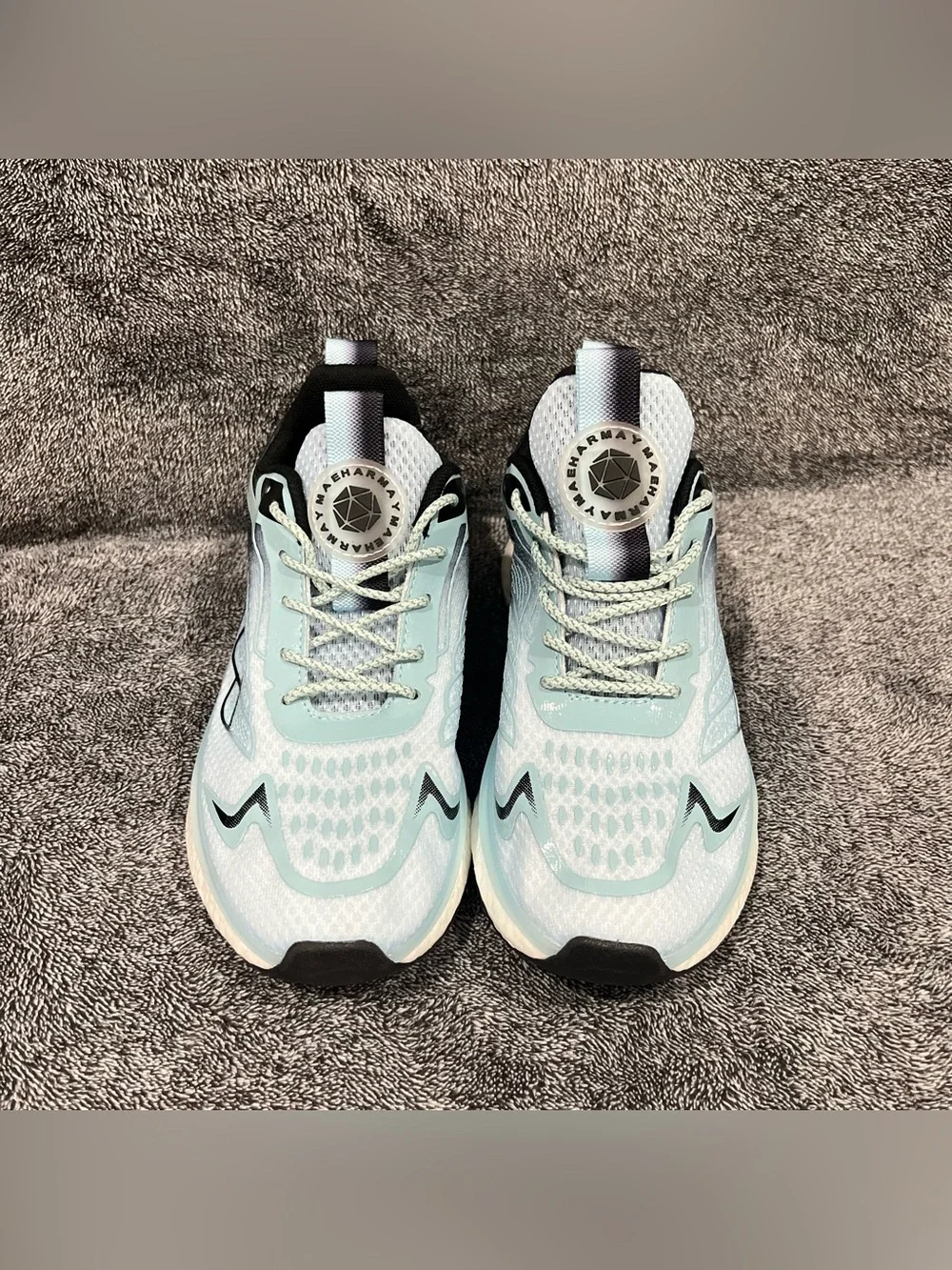 Armadillo-Hands Free and Supportive Walking Shoes lightweight sz 37 (6.5)